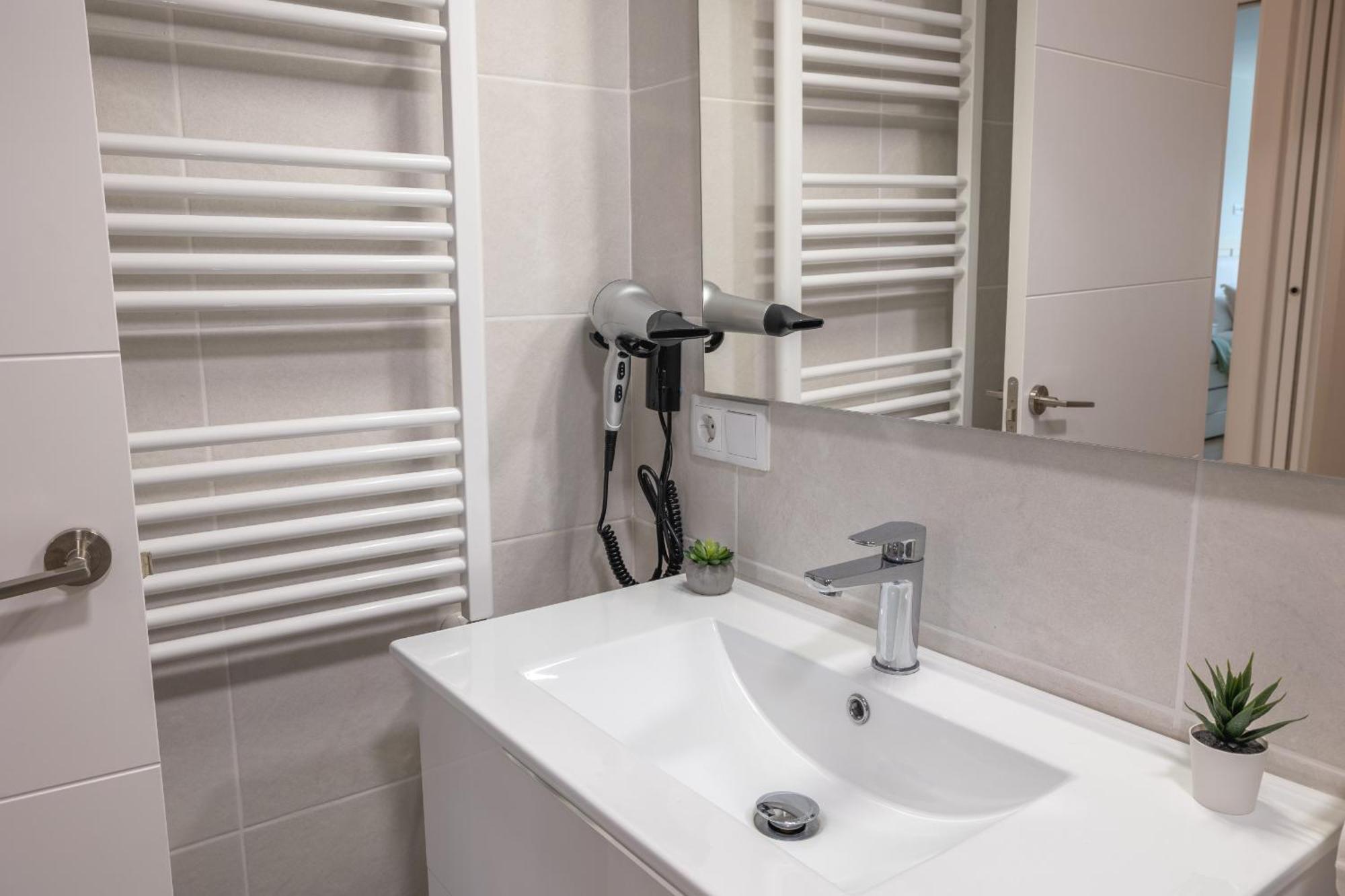 Tuapartamento El Mirador De Benjamin Apartment Pamplona Luaran gambar